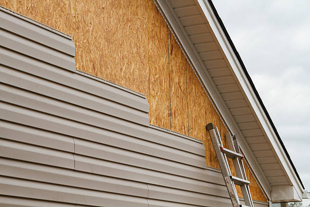 Professional Siding Inspection technician working in Bairdford, PA